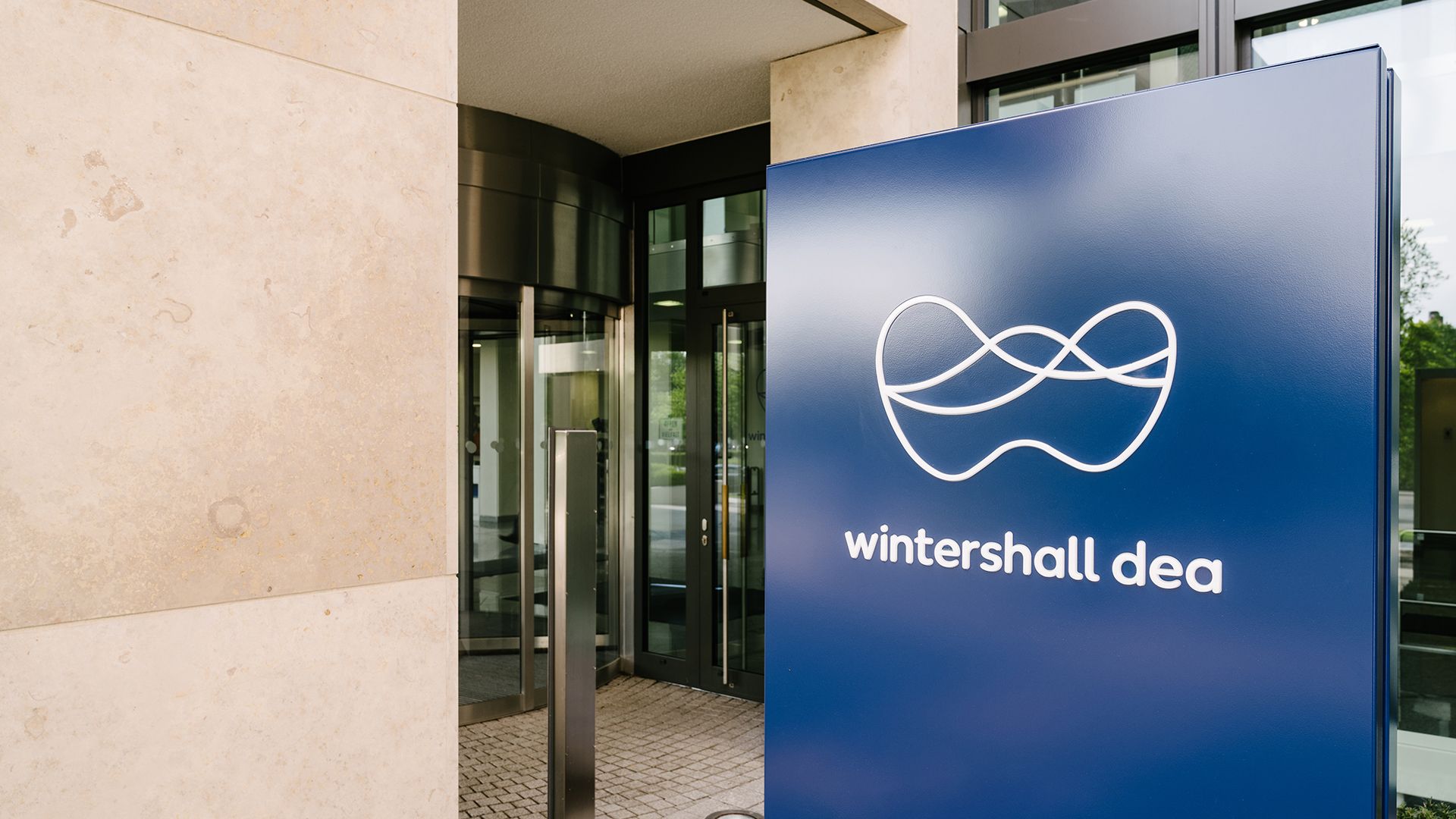 Wintershall Dea Eingang Firmenzentrale