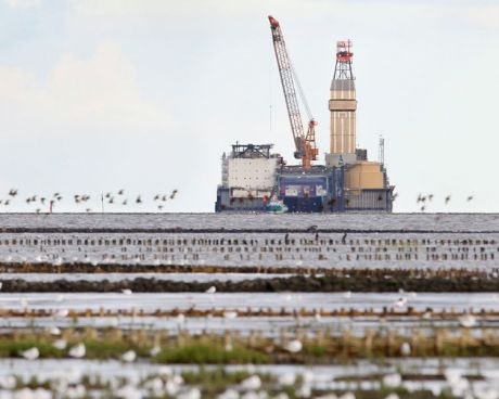 Wintershall Dea Küste mit Plattform Mittelplate