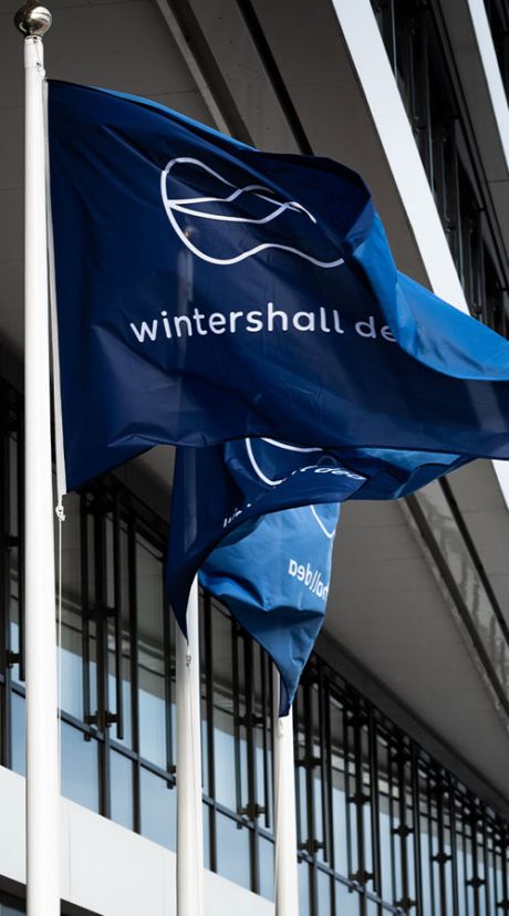 Wintershall Dea Büro Flaggen