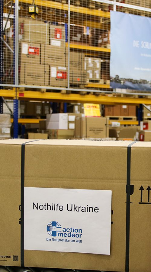 POCO-Märkte nehmen Verbandskästen als Spenden für die Ukraine entgegen -  POCO Einrichtungsmärkte GmbH